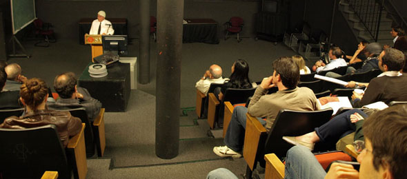  Tony Palladino entertains a full house at the SVA main campus building.